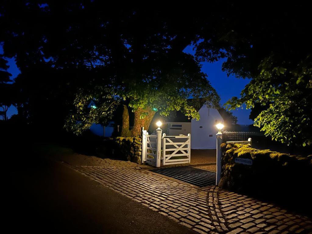 Whitehouse Bed & Breakfast Uplawmoor Exterior photo